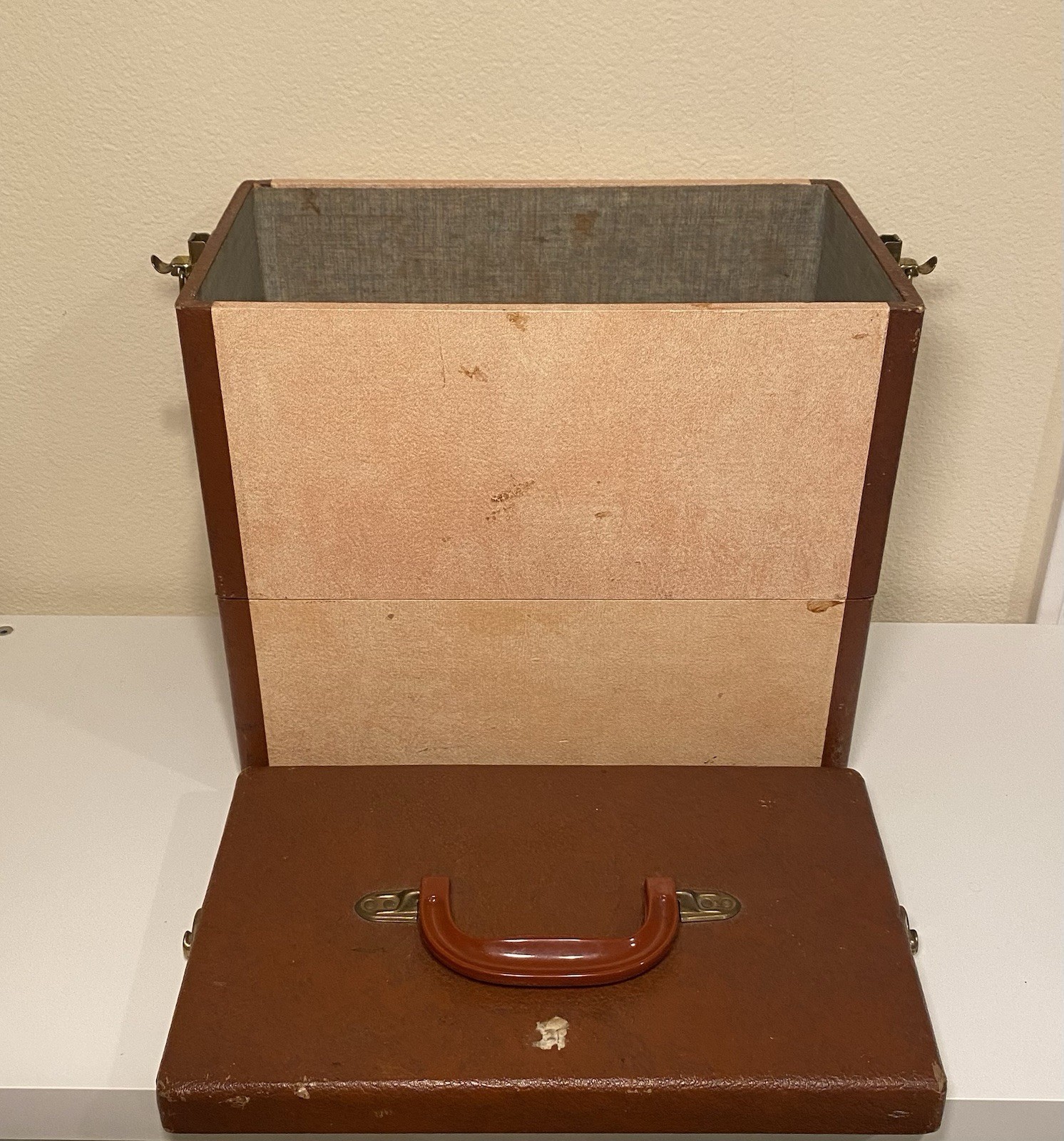 Vintage Barnett & Jaffe Baja Slide Carrying Case Red 2 Level Stackable Case