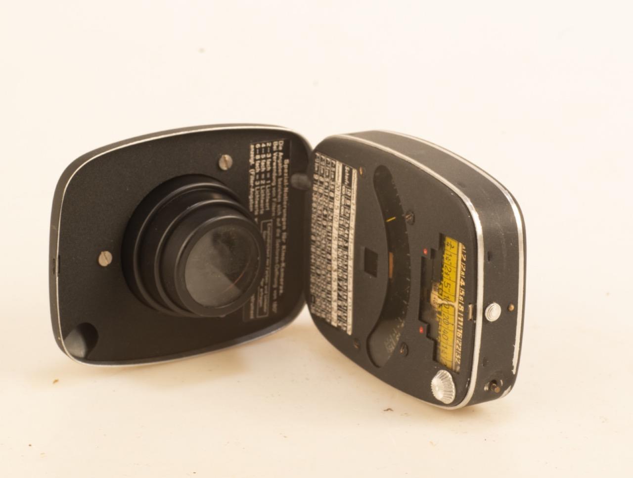 THE BERTRAM “STANDARD” LIGHTMETER – BOX, LEATHER CASE & PAPERS C1950 REF:9678V