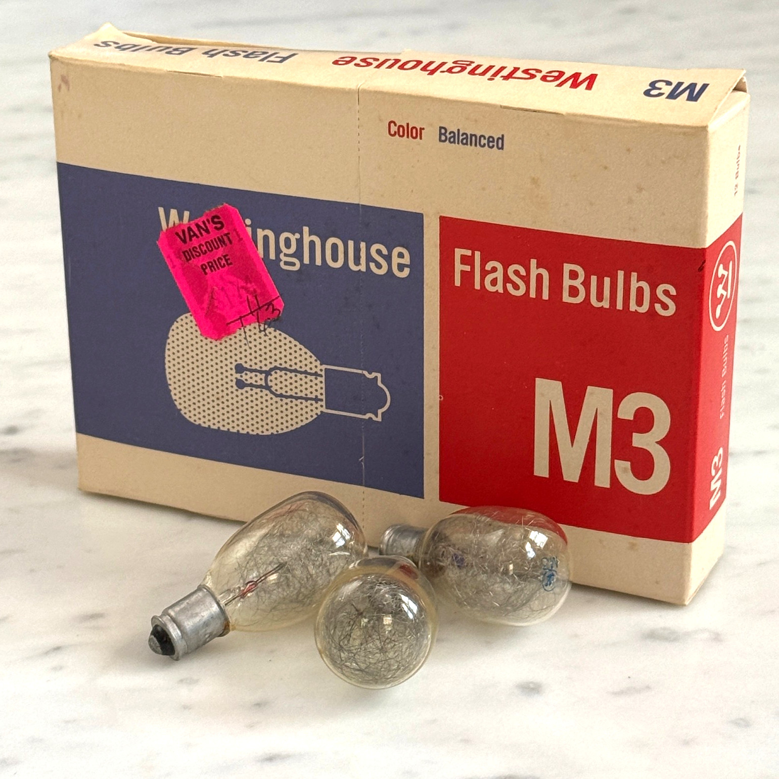 Vintage Westinghouse M3 Flash Bulbs – 12ct Original Box – Color Balanced NOS