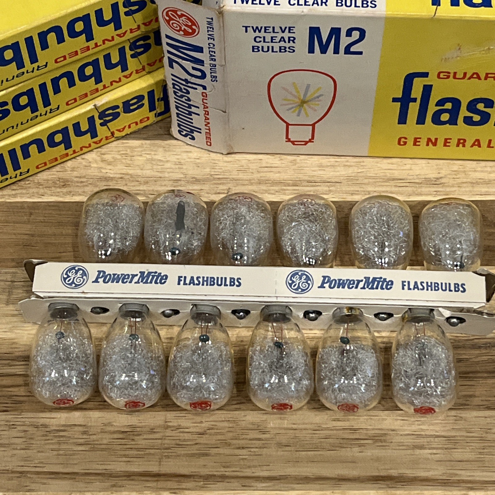 Vintage General Electric M2 GE Guaranteed Rhenium Flashbulbs USA 4 Packs of 12