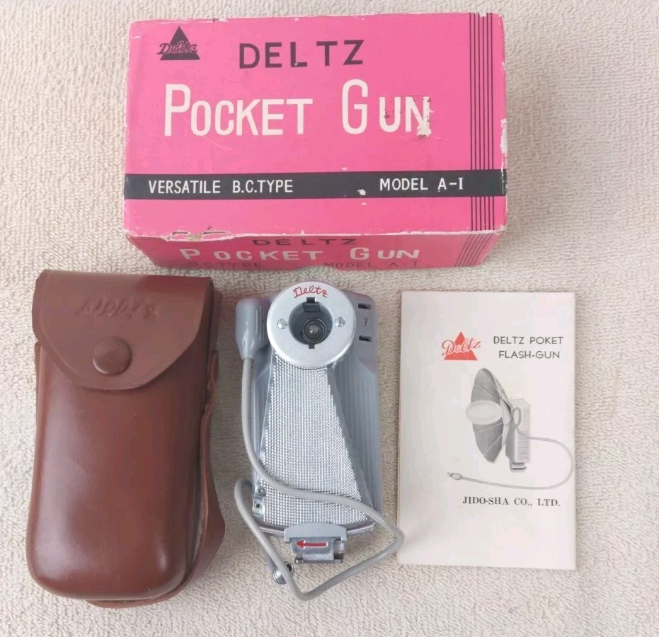 DELTZ POCKET GUN FLASH MODEL#A-1 OLD VINTAGE FILM PHOTOGRAPHY UNTESTED