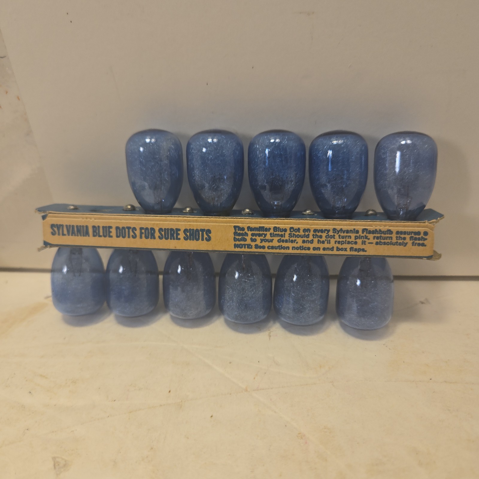 VINTAGE Sylvania Blue Dot Flashbulbs M2B, Box of 11 Flash Camera Bulbs
