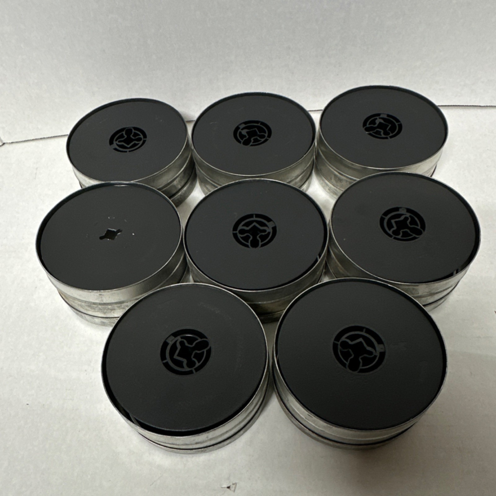 Vintage Eastman Kodak Company Lot of 8 Metal Film Canisters & ￼R-200 Reels