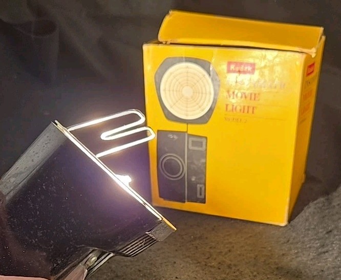 Vintage Kodak Instamatic Movie Light Model 2 No. D376 – w/ Original Box – Tested