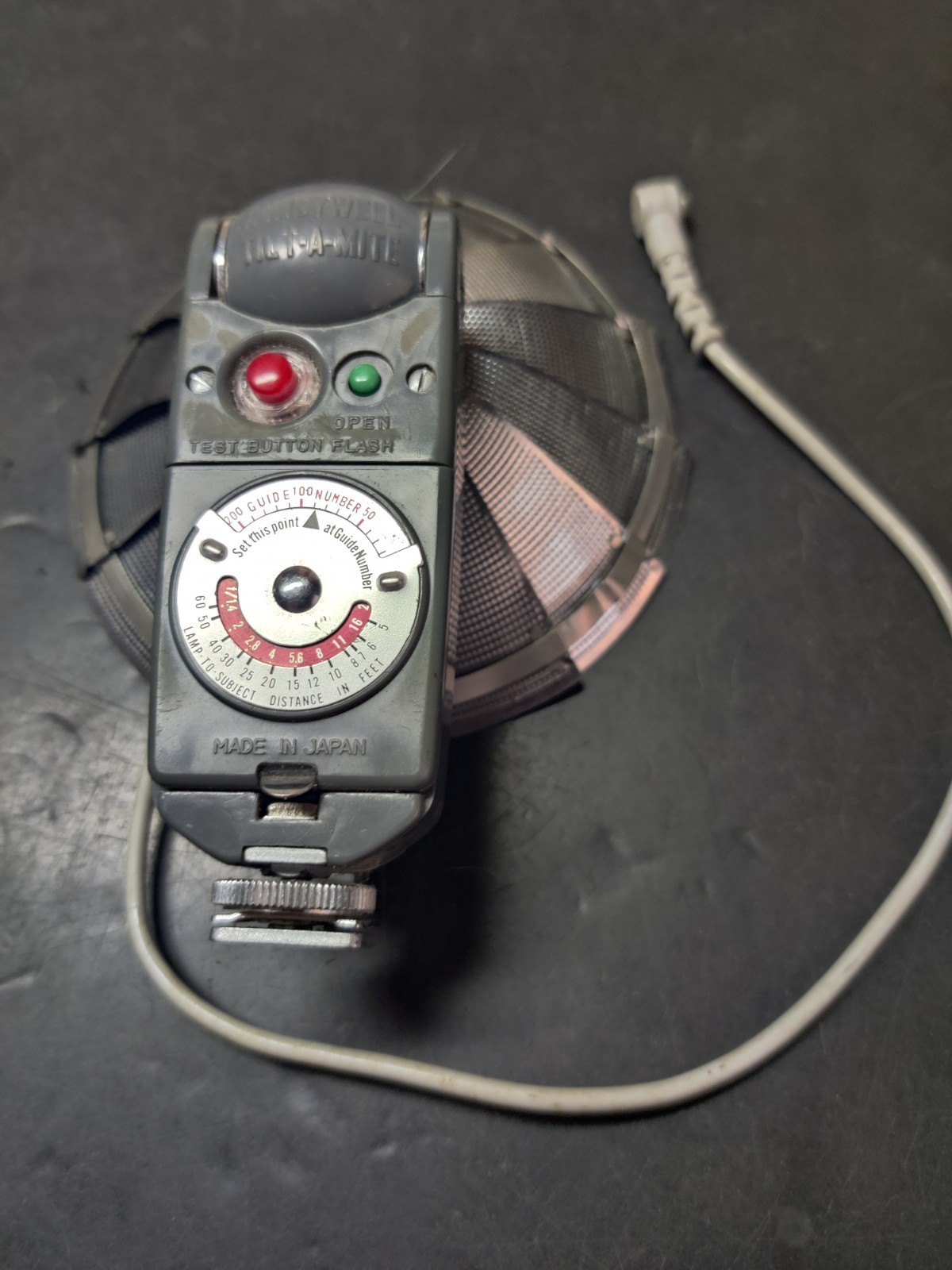 Honeywell Tilt-A-Mite Collapsible Flash Unit Vintage, Untested
