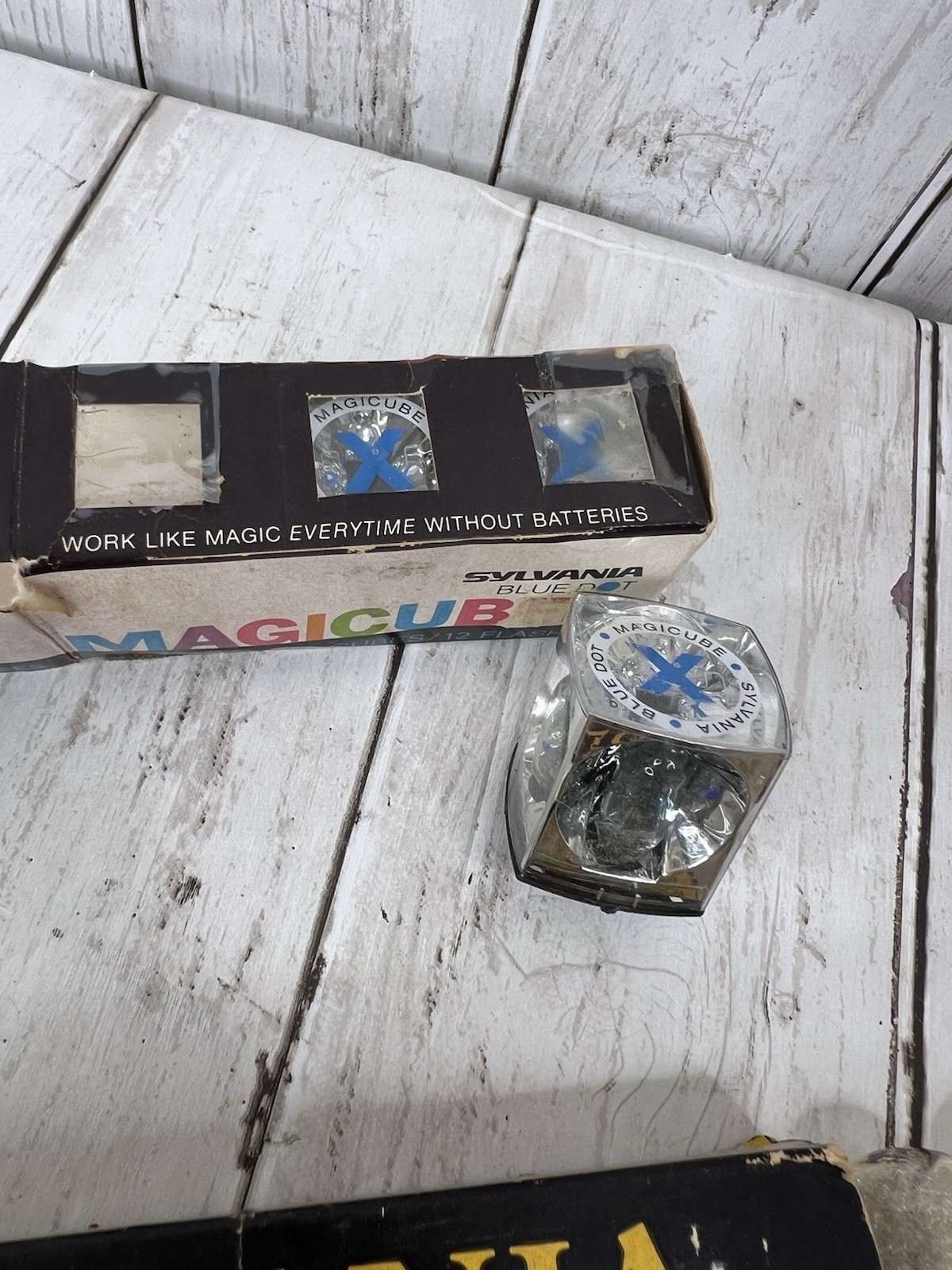 12 Sylvania Blue Dot bulbs 3 Magicube Bulbs Lot Photo Untested Vintage