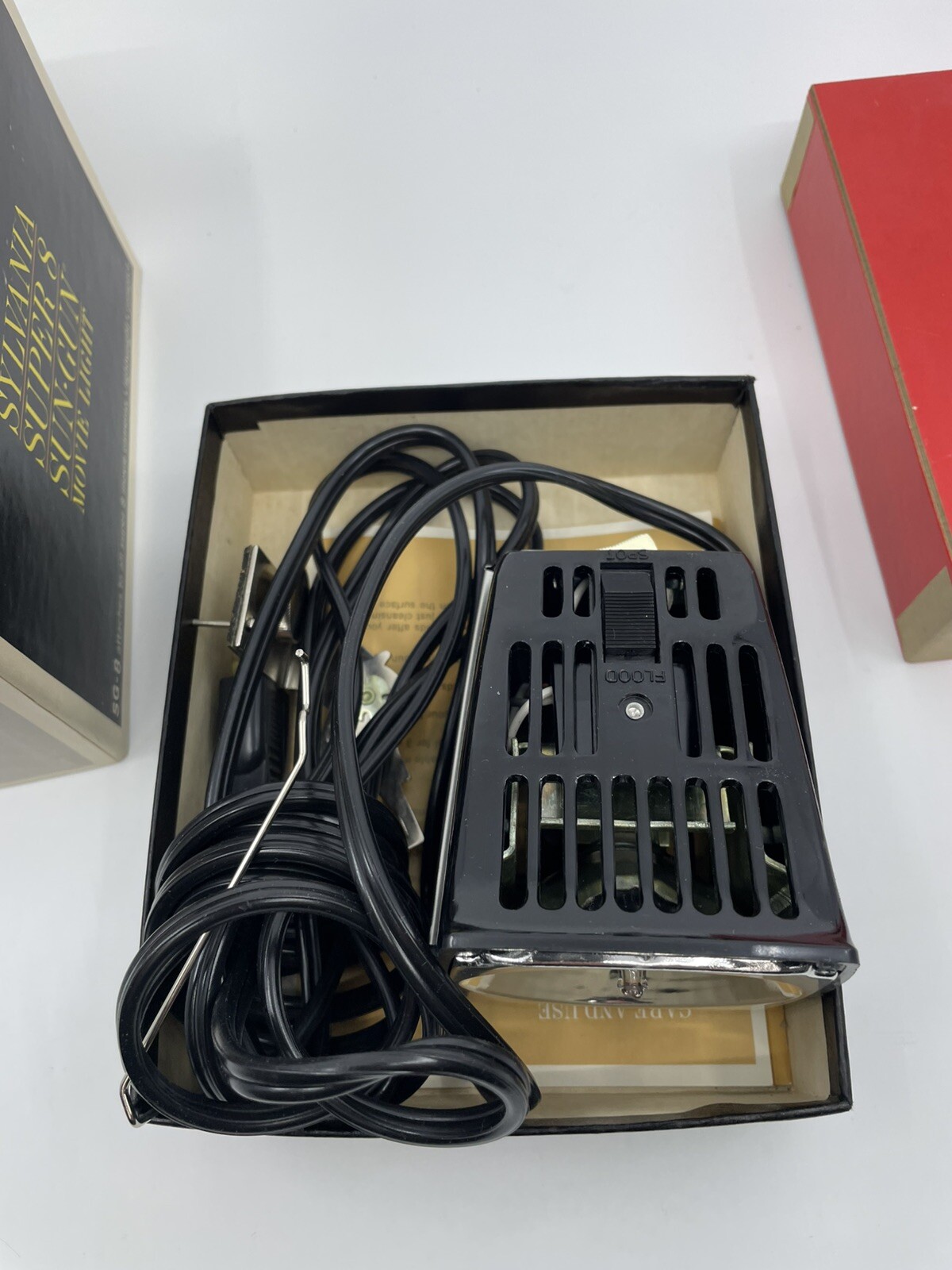 Vintage Sylvania Super 8 Sun-Gun Movie Light Model SG-8 With Box And Manual