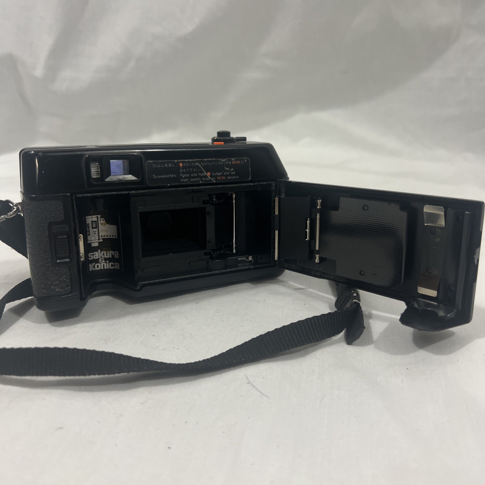 KONICA C35-MF VINTAGE Parts Only CAMERA MADE IN JAPAN WITH 38MM HEXANON LENS