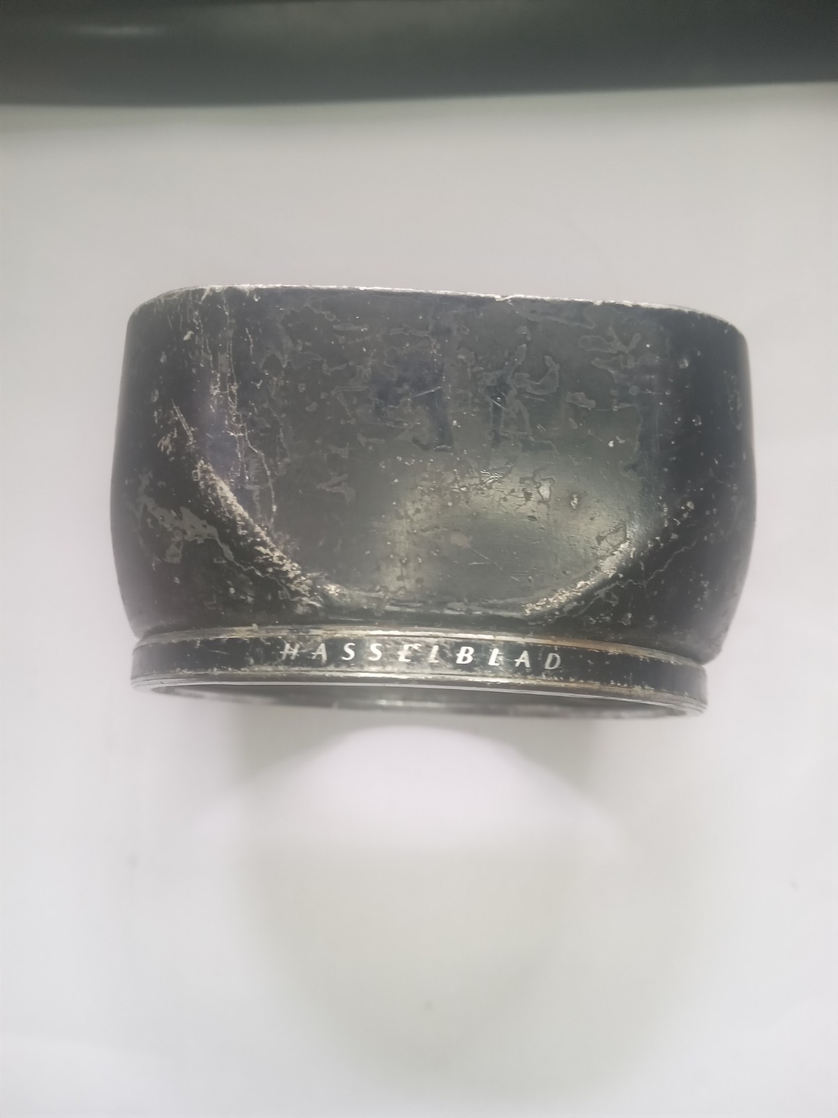Original Hasselblad Hood For Carl Zeiss 80mm F2.8 lens In Poor Condition