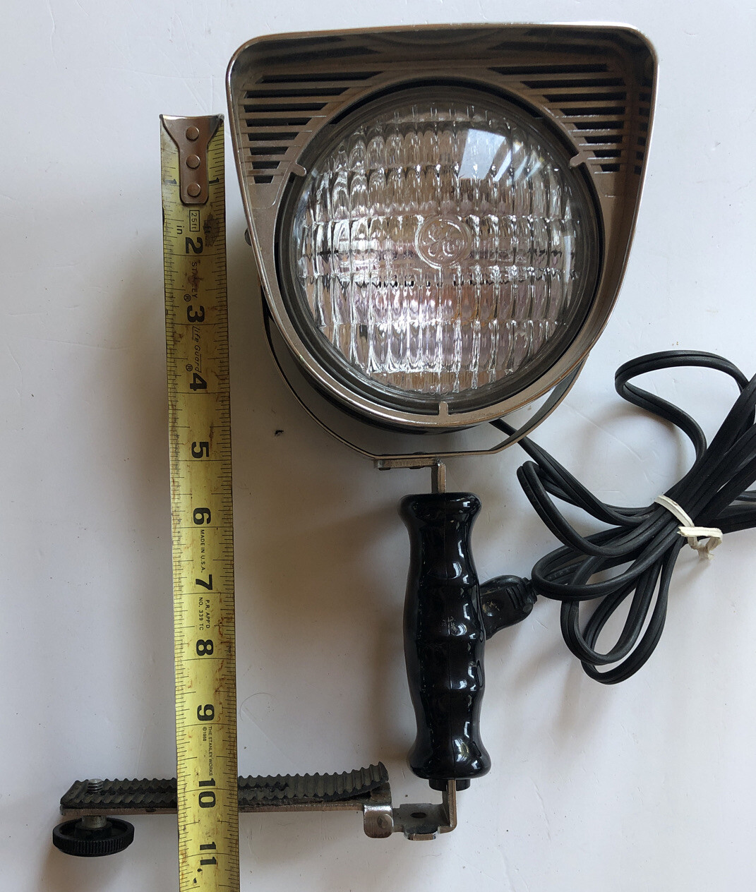 Vintage AREL LOTT-A-LITE Movie Photography Light With GE Uniflood. Works Great