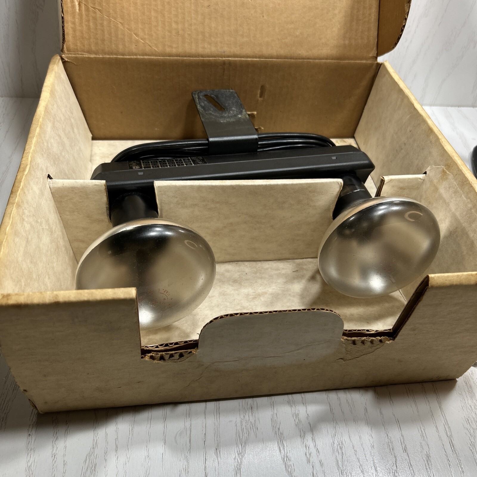 Vtg Tower Portable Lamp Movie 2 Bulb Light Bar/Strip # 8845 W/Original Box Works