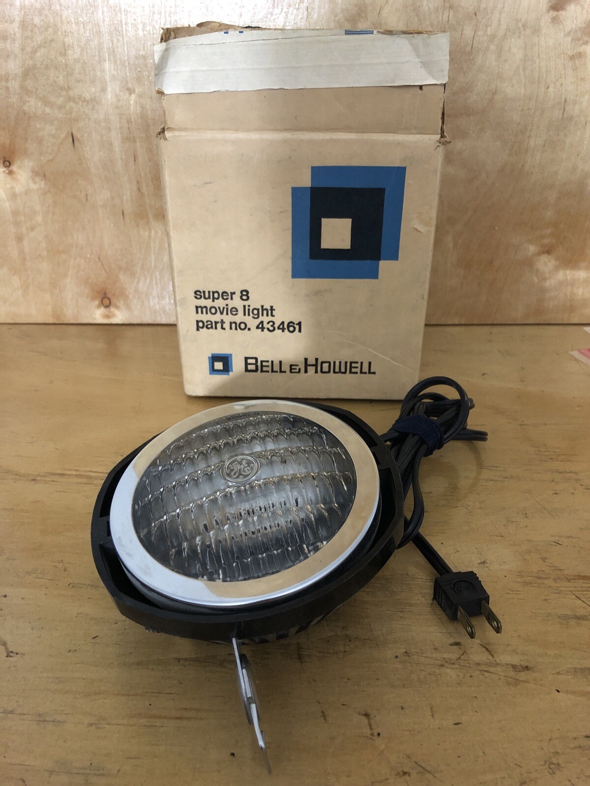 Bell & Howell Super 8 Movie Light Part # 43461 For Use With DWA Lamp Tested Work