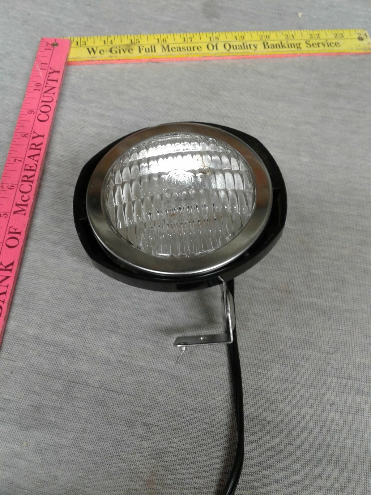 Vintage BELL & HOWELL Movie Camera Light Lamp – 650 W. 120 V. – Part No. 41969