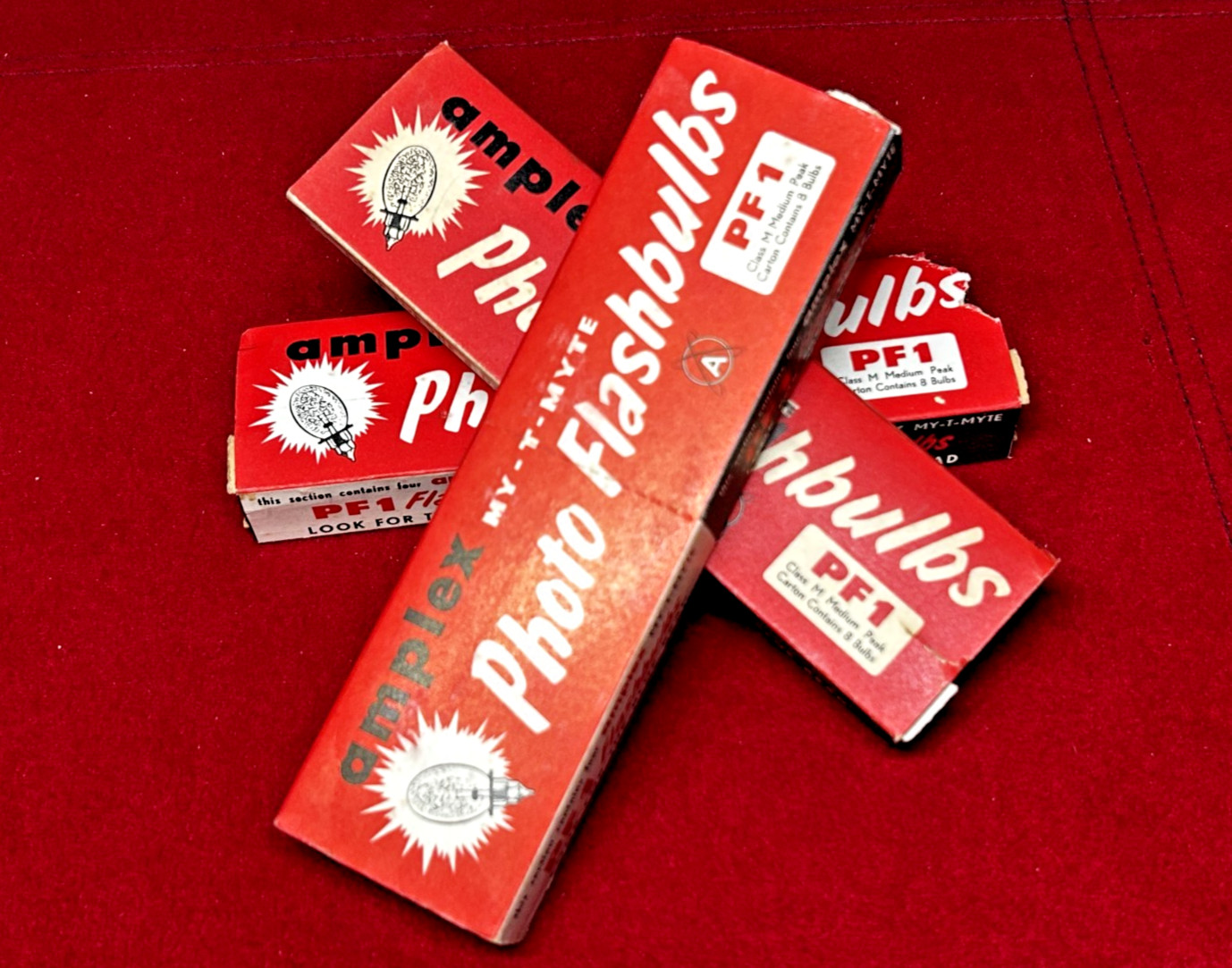 Amplex My-T-Myte Photo Flashbulbs PF-1 Class M (23 bulbs total)