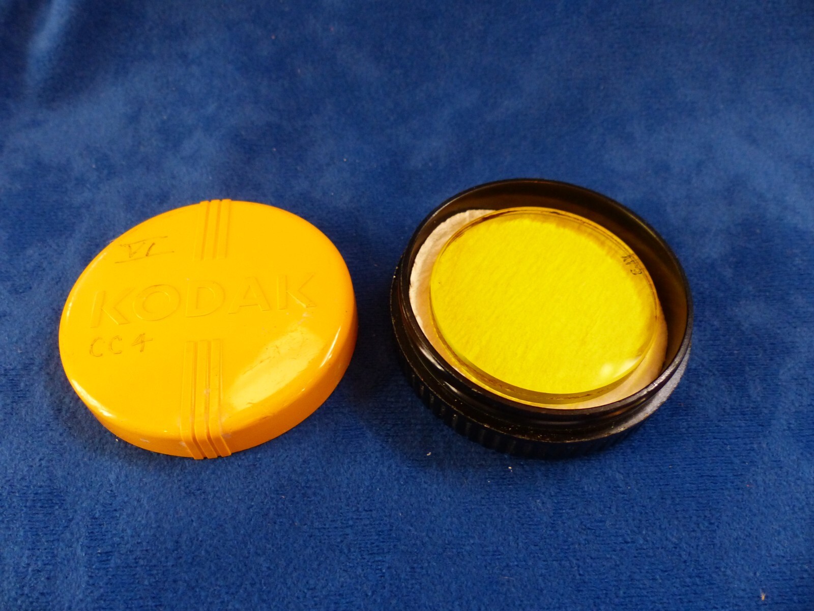 Vintage Kodak series VI rimless yellow filter in case, YL3, great condition