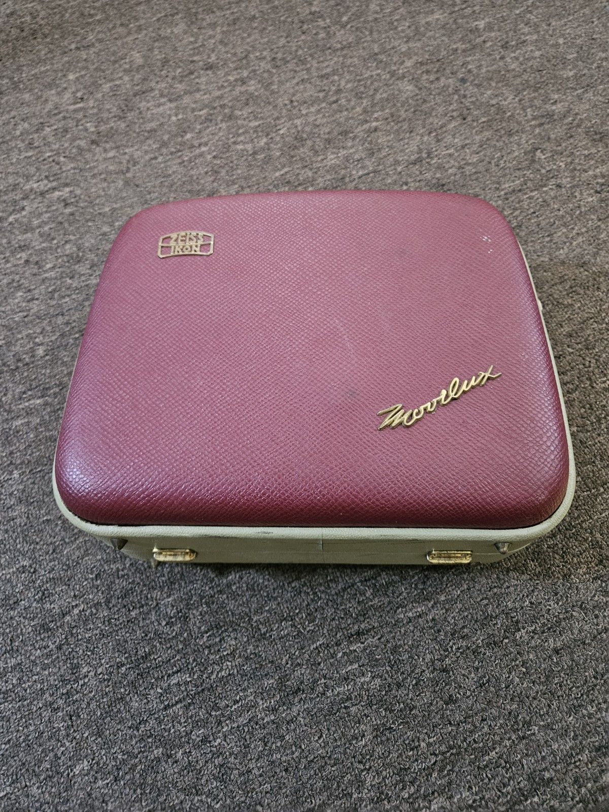Zeiss Ikon Moviflex Hard Carry Case for Zeiss Ikon Projector 8mm .