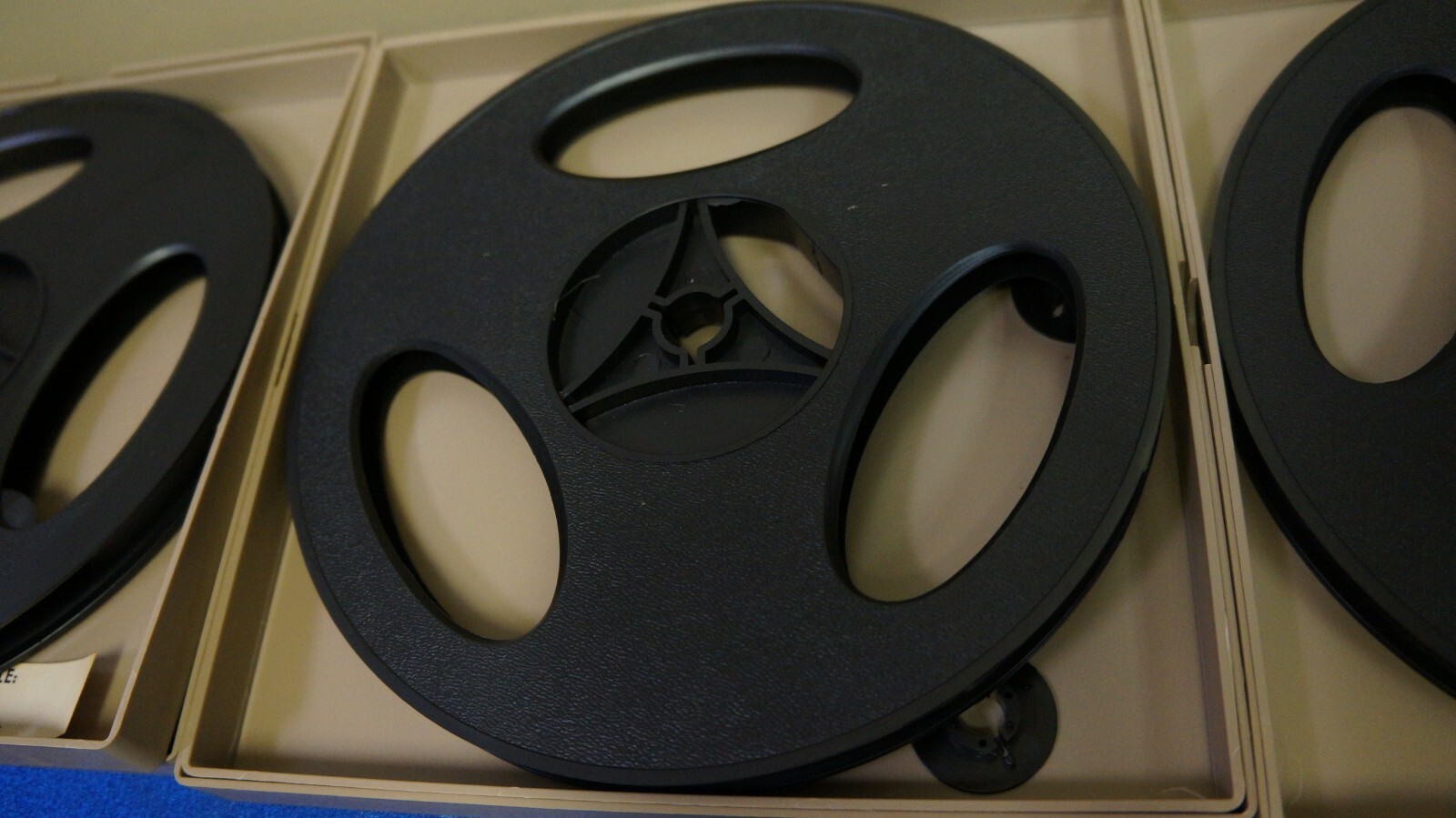 LOT OF 3 BAIA 400 8MM REELS WITH PLASTIC CASE OVER 5″