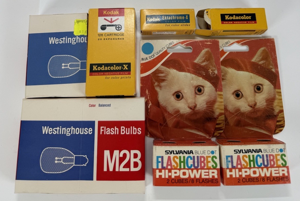 Flashbulbs Lot Of 5 Sylvania Blue Dot & Westinghouse M2B Bulbs Kodak Camera