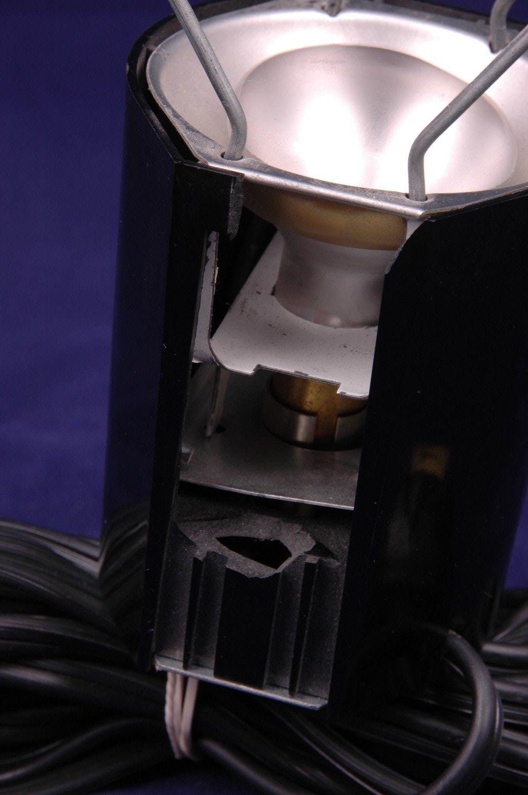 Kenco Model 3000 Movie Light, Lamp Type BDK, 100W 120V 60HZ-Tested
