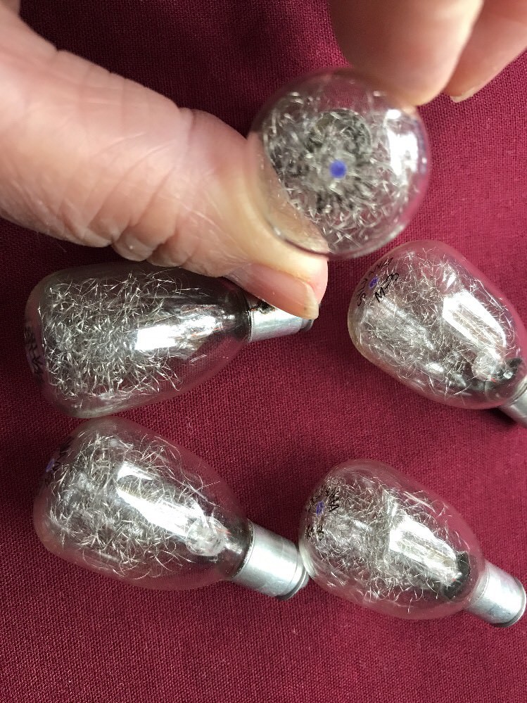 LOT OF 17 Vintage Flashbulbs Blue Dot GE & Sylvania M-3 + CX620 Film (1976)