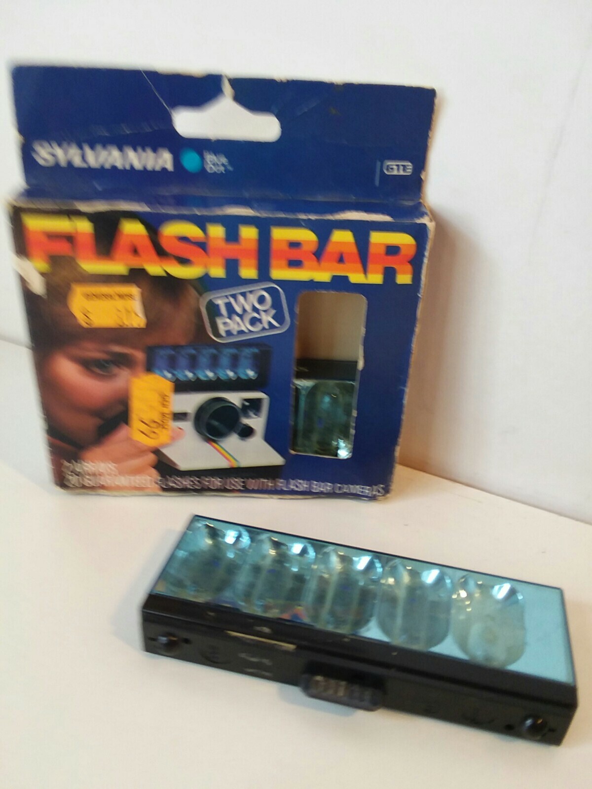 GTE/Sylvania Blue Dot Flash Bar 10+ Missing One side view photo