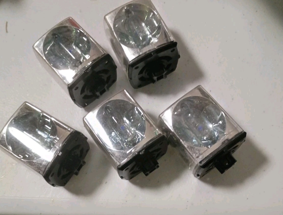 VINTAGE Flas CUBES Five SYLVANIA X Blue DOT & Two ITT HI-Power CUBES