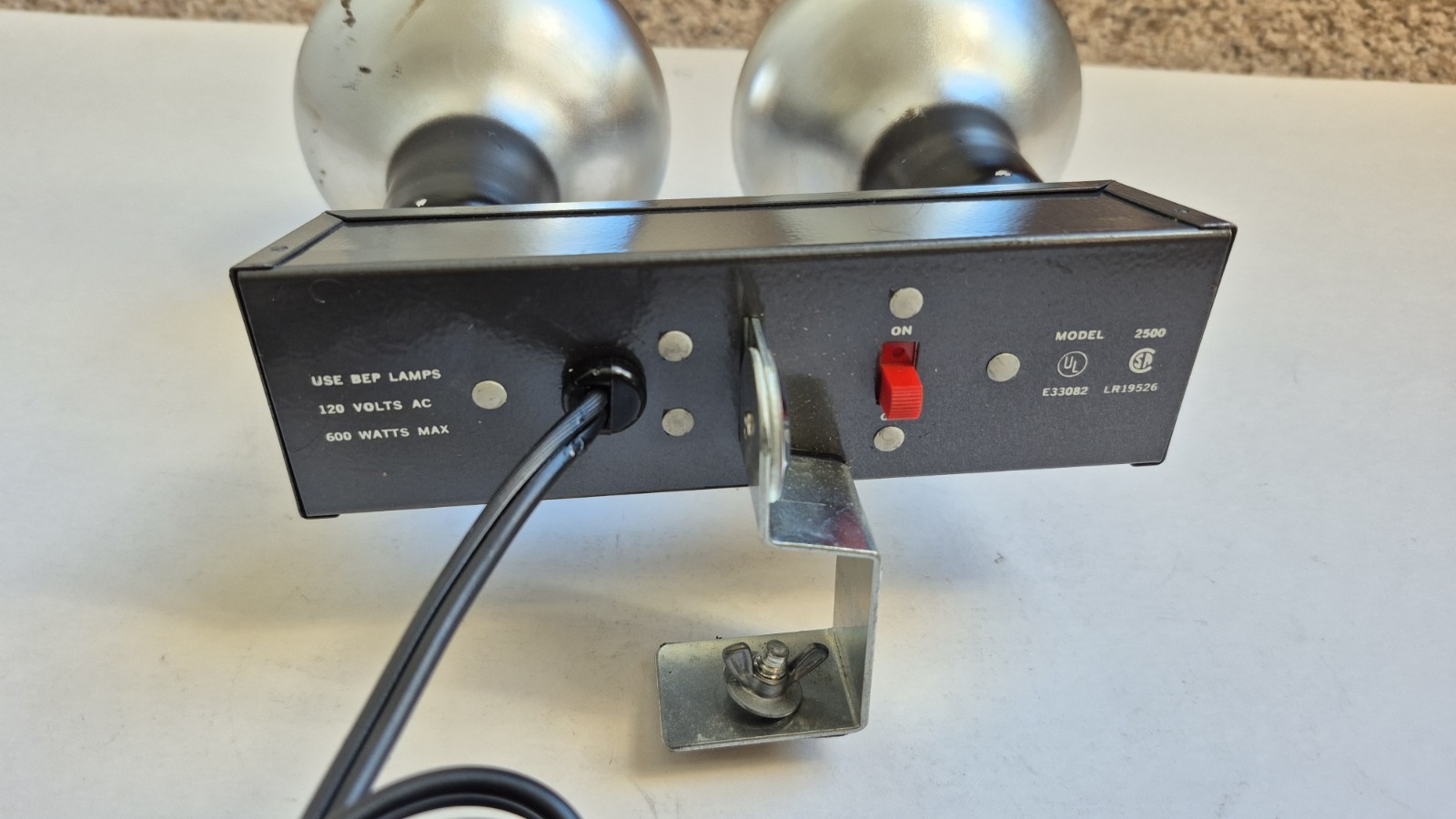 Vintage 2 Bulb Movie Film Light, Model 2500, WORKS