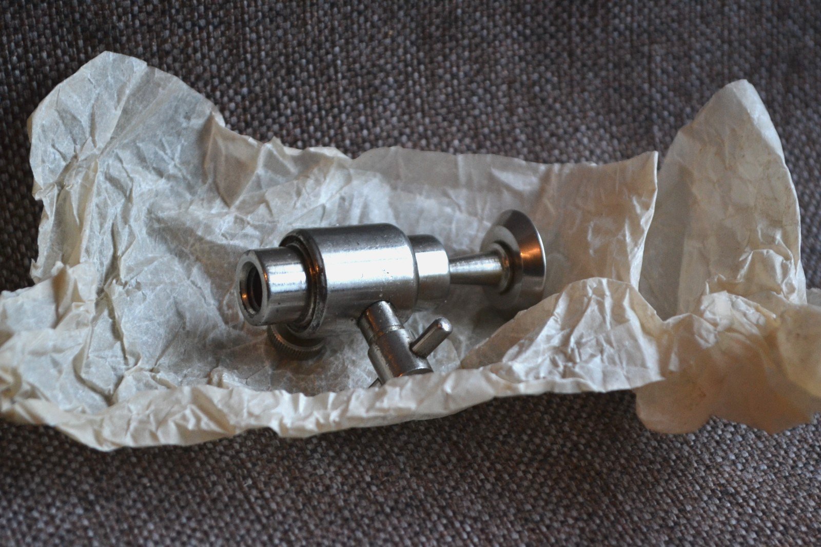 FED head (mounting) the first developments for a pocket tripod FED