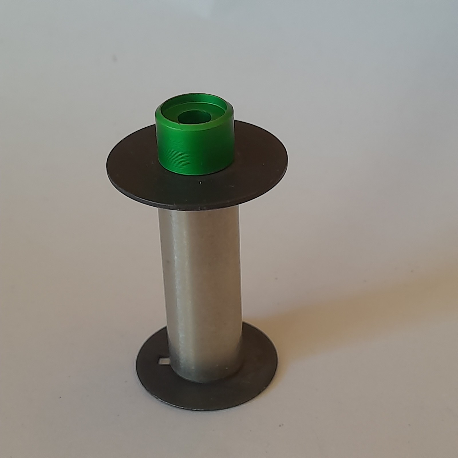 VINTAGE EXAKTA GREEN TIP METAL FILM SPOOL FOR EXAKTA II IIa IIb CAMERAS