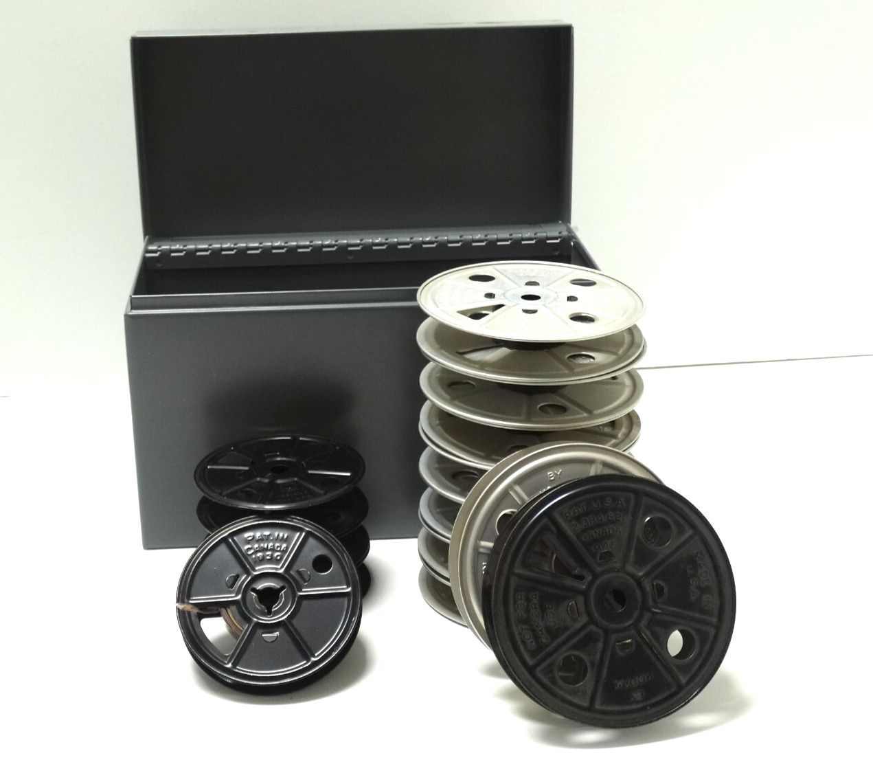 (12) VTG Kodak Empty Film Reels Metal Storage Box 1930s 1940s 2-7/8″ to 3-5/8″