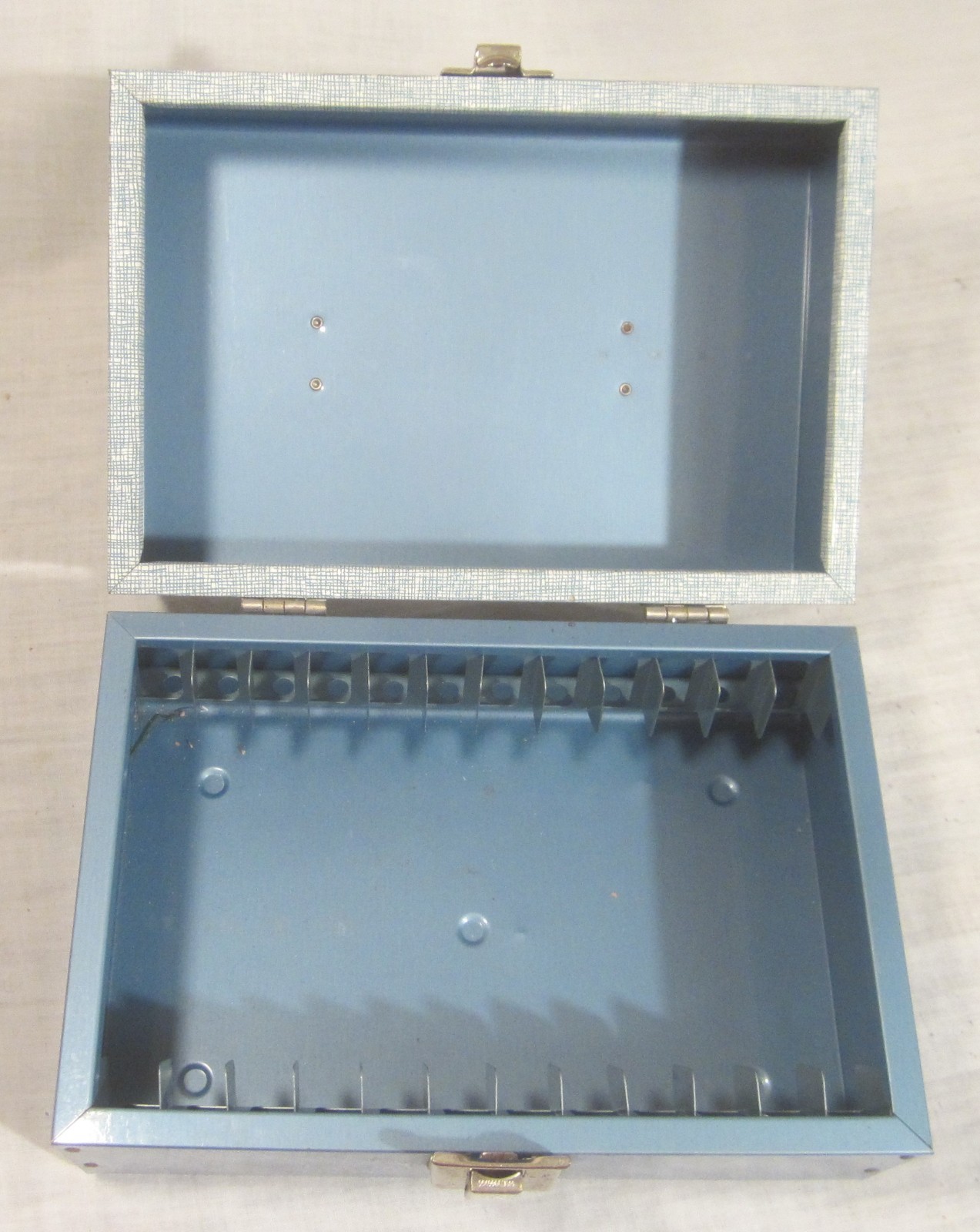 BRUCE 12-Slot Two-Tone Metal Storage Case for 8mm 5-Inch Movie Film Reels