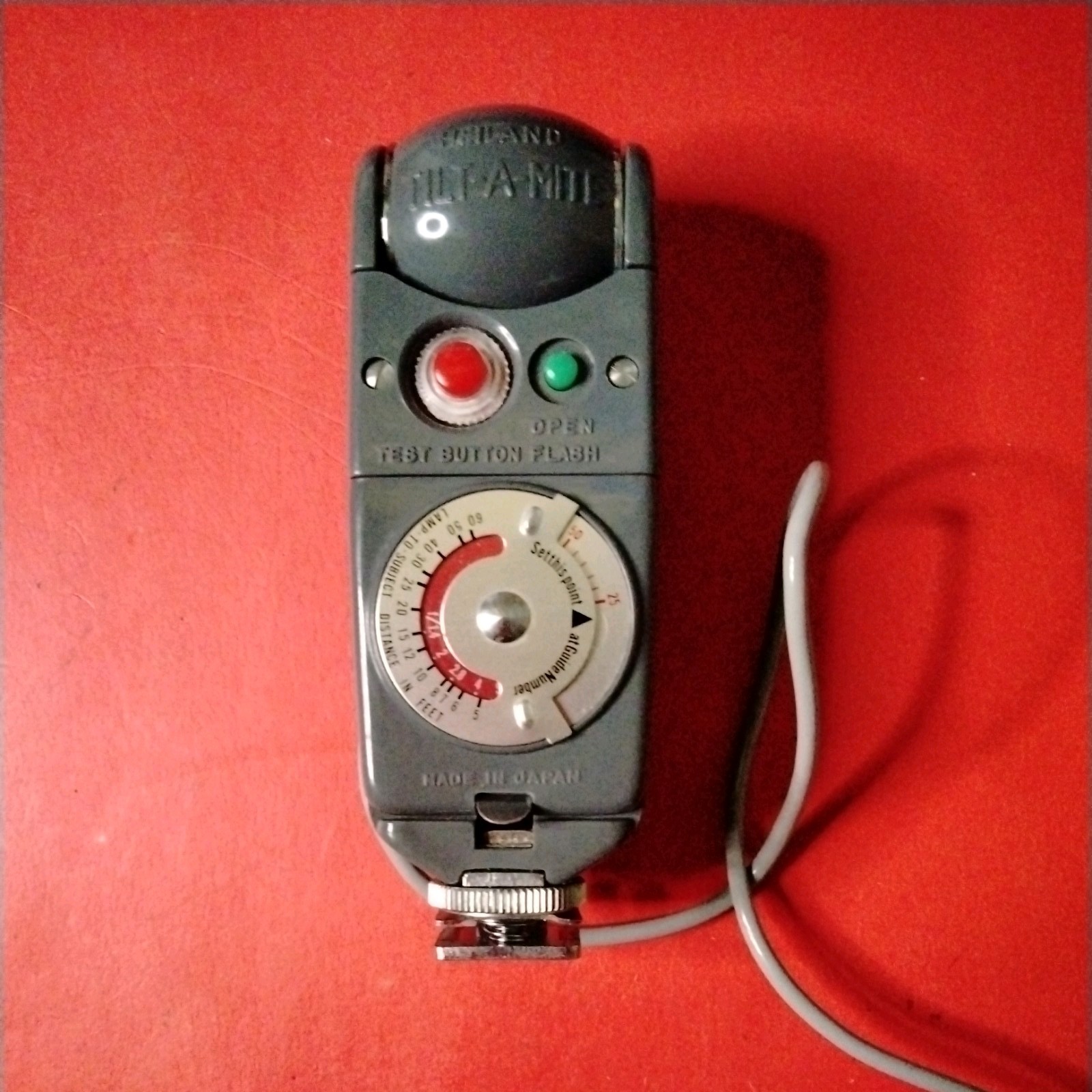 Honeywell Tilt-A-Mite Camera Flash Unit Collapsible Fan Style – Vintage