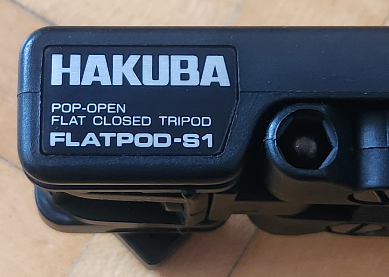 Hakuba Flatpod-S1 – Mini Foldable Tripod Pop Open Flat Closed Circa 1980’s USED