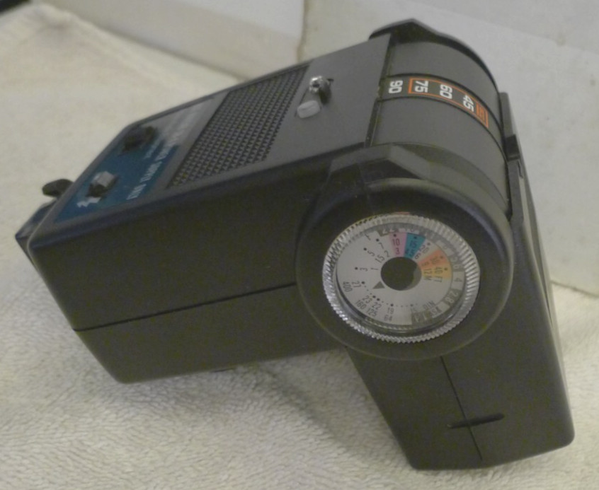 Vivitar 283 Auto Thyristor Electronic Shoe Mount Directional Flash – TESTED B