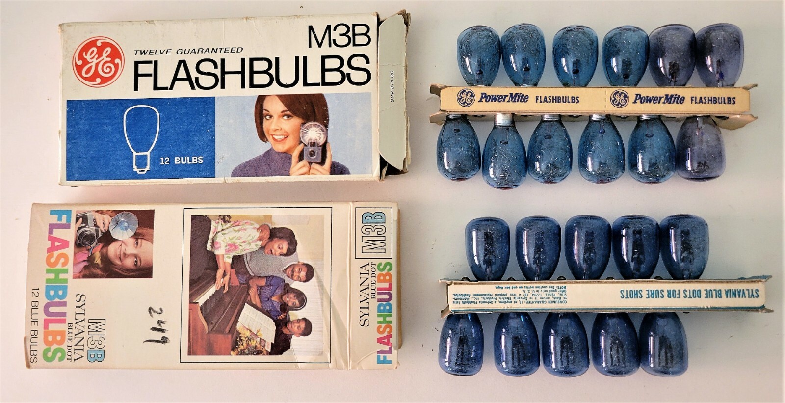 Vintage Sylvania & GE Blue Dot Flashbulbs M3B (22 Bulbs)