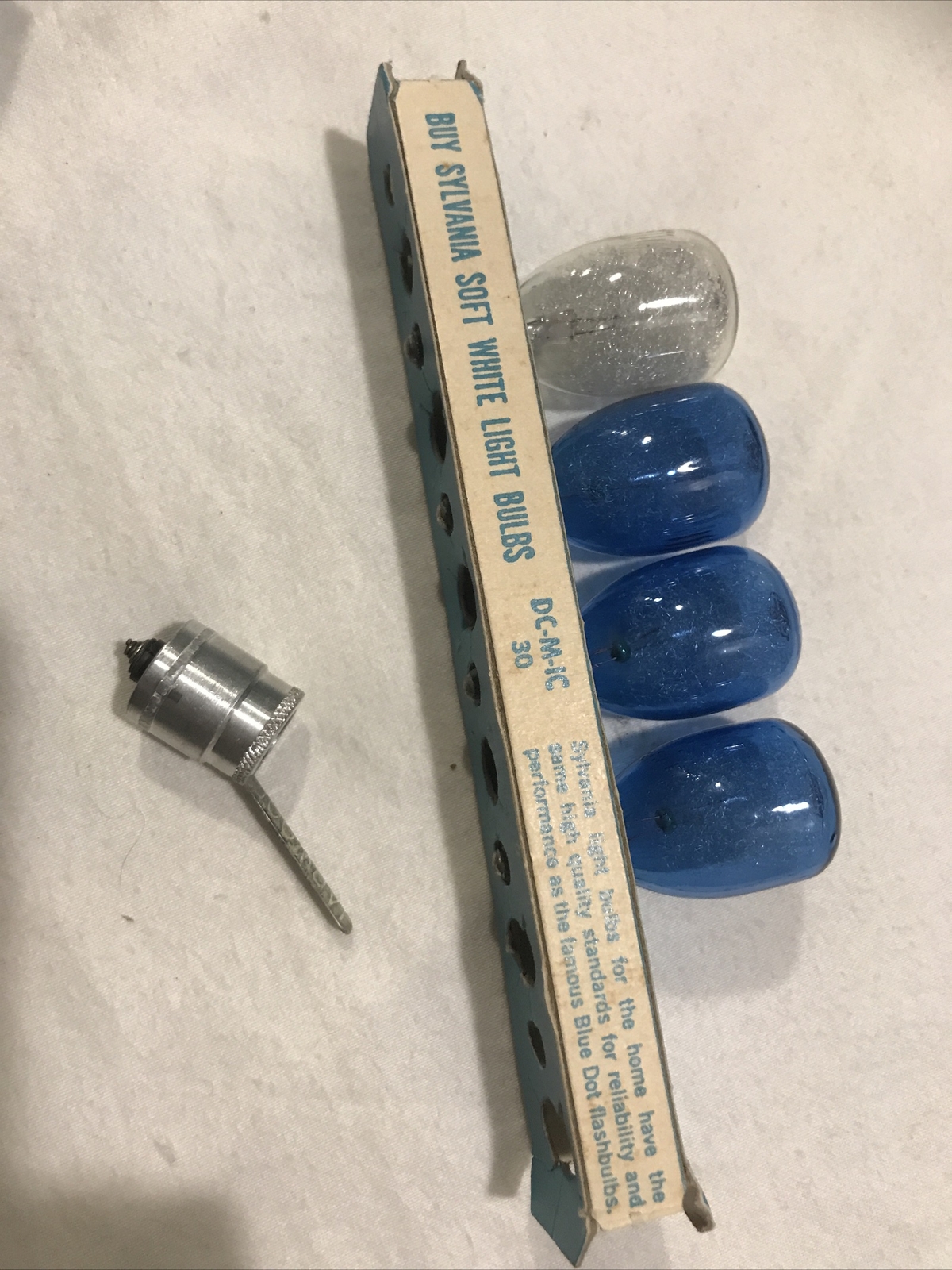 Vintage 48+ Sylvania Blue Dot Flash M2B 4 Magicubes W. House Flip Flash Bulb Lot