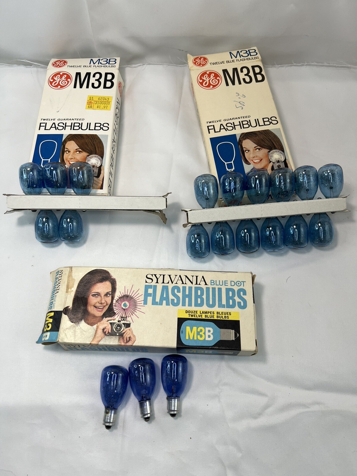 Vintage Lot of 20 GE & Sylvania M3B Camera Blue Dot Flashbulbs New in Box
