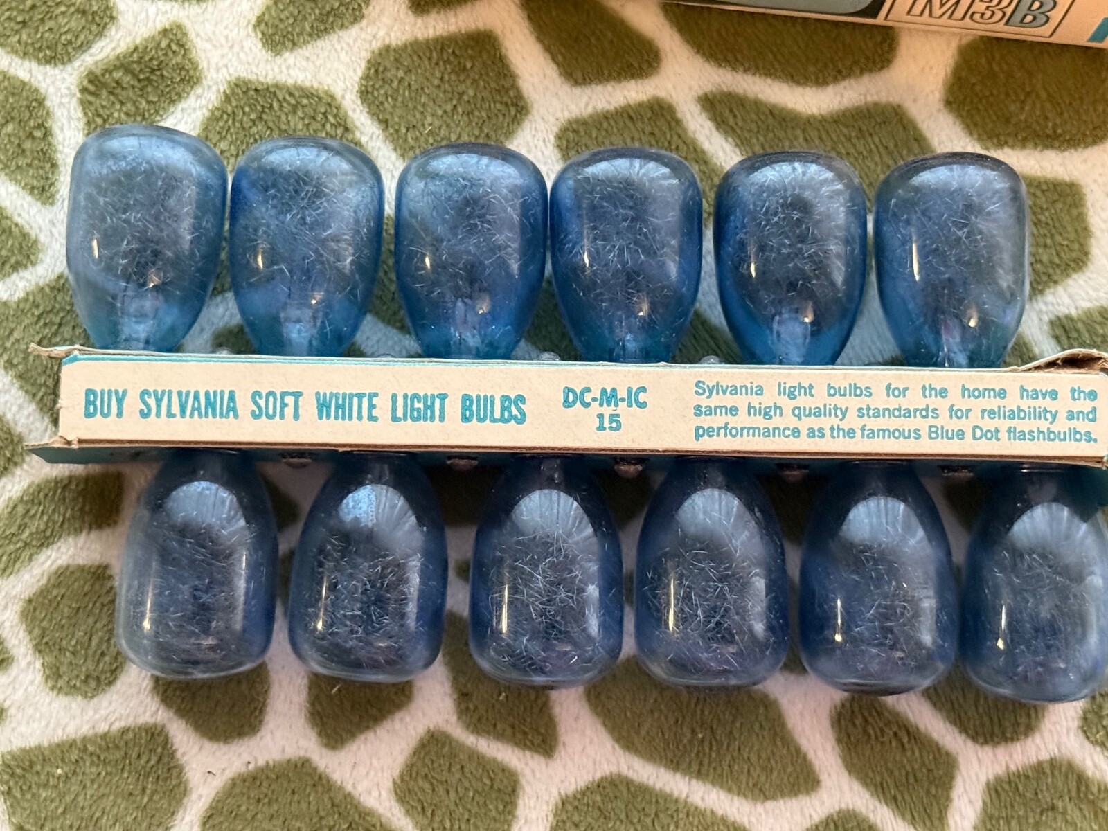 Vintage * Sylvania M3B Blue Dot Flashbulbs * NOS Box of 12 Blue Bulbs