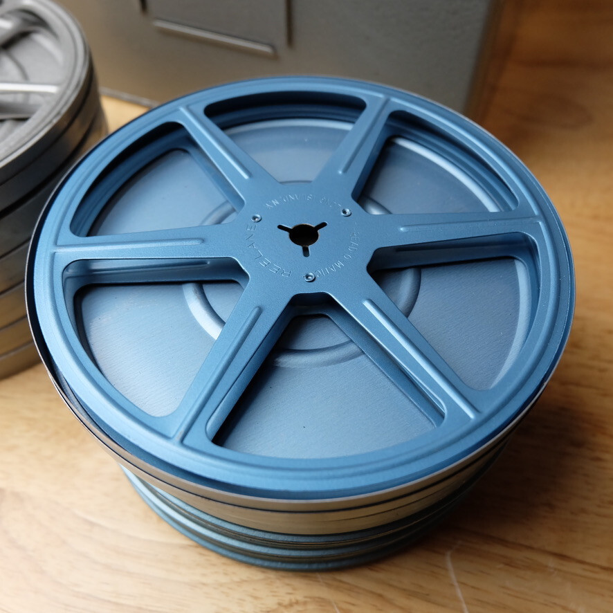 Vintage Brumberger Metal 8mm Film Case w/ 12 Empty 5″ Diameter Reels