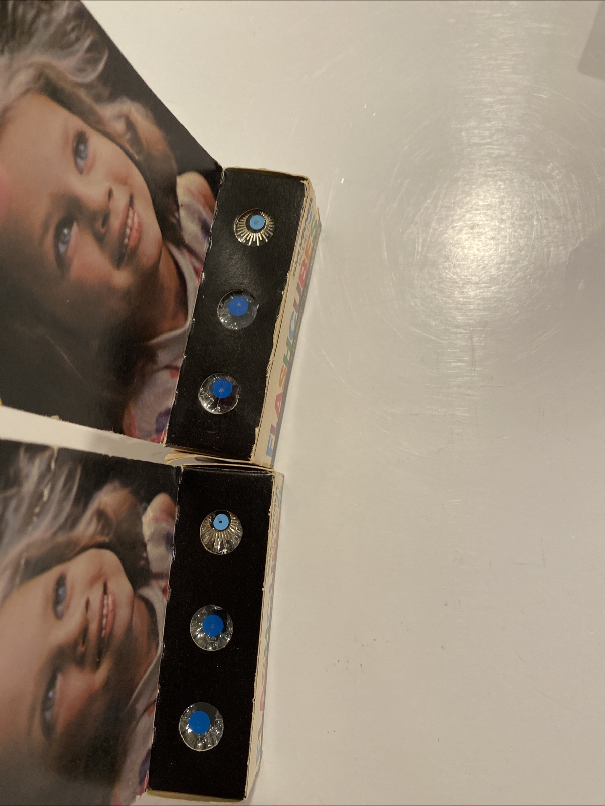 9 Sylvania BLUE DOT & Westinghouse Flash cubes. 36 total flashes Lot new￼