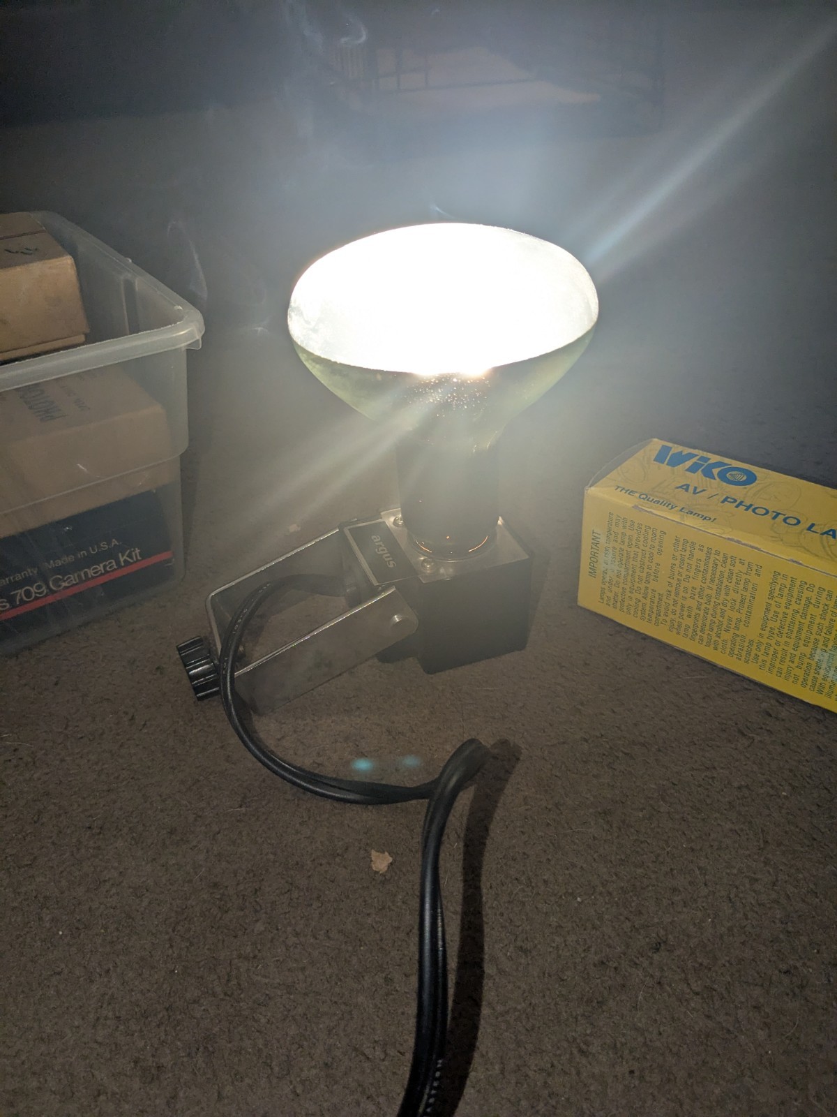 Vintage RARE Hot Shoe mounted Argus 300W Movie Light – Model 745 8mm 16mm