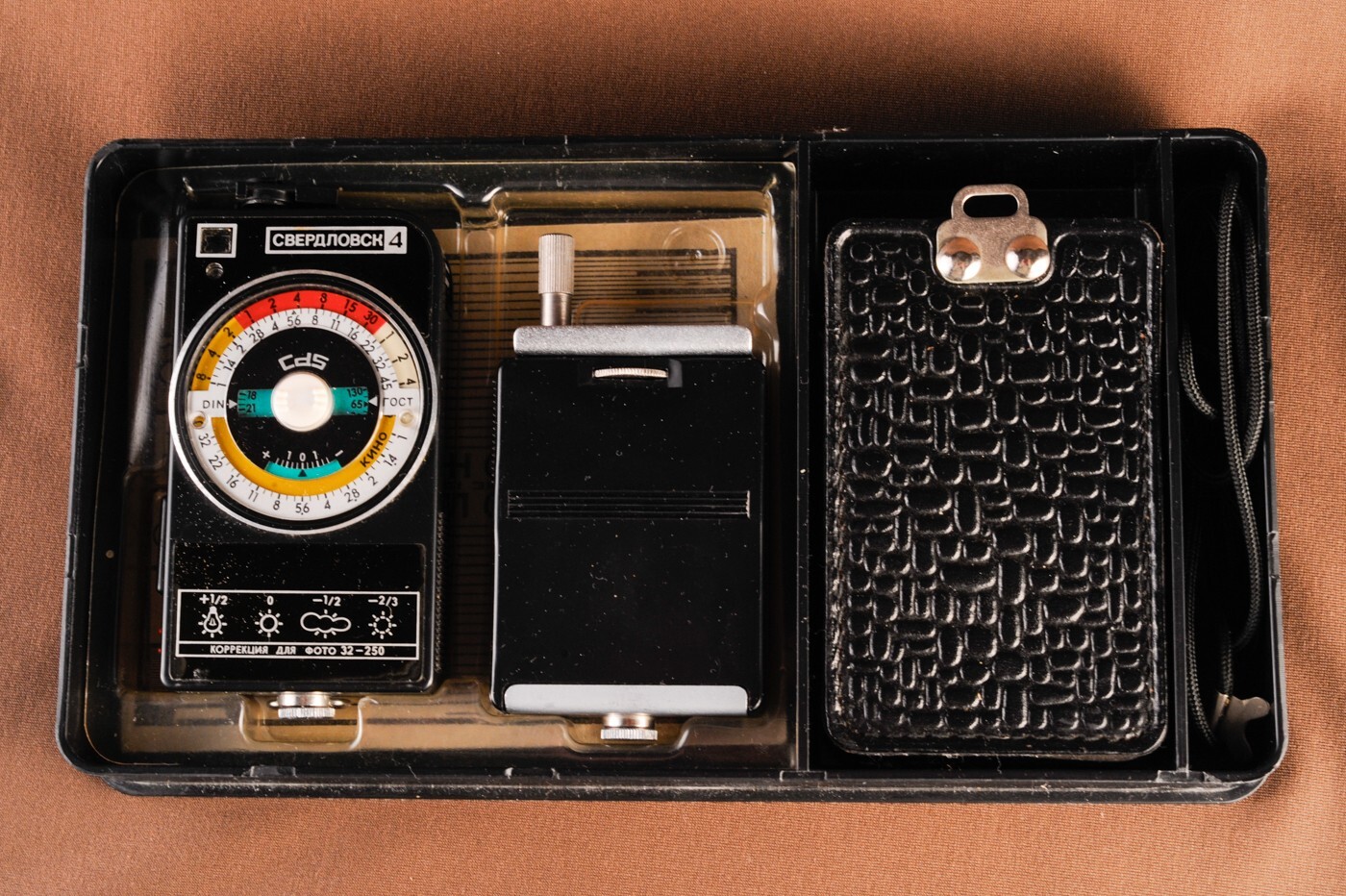 Sverdlovsk 4 CDS light meter complete set working