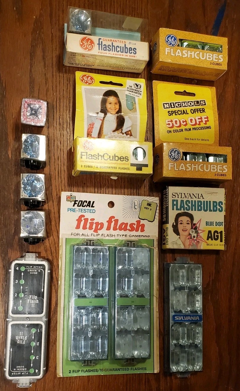 Huge Vintage Flash Lot -GE Flash cubes, Flip Flash, Sylvania AG1 Bulbs, Some NOS