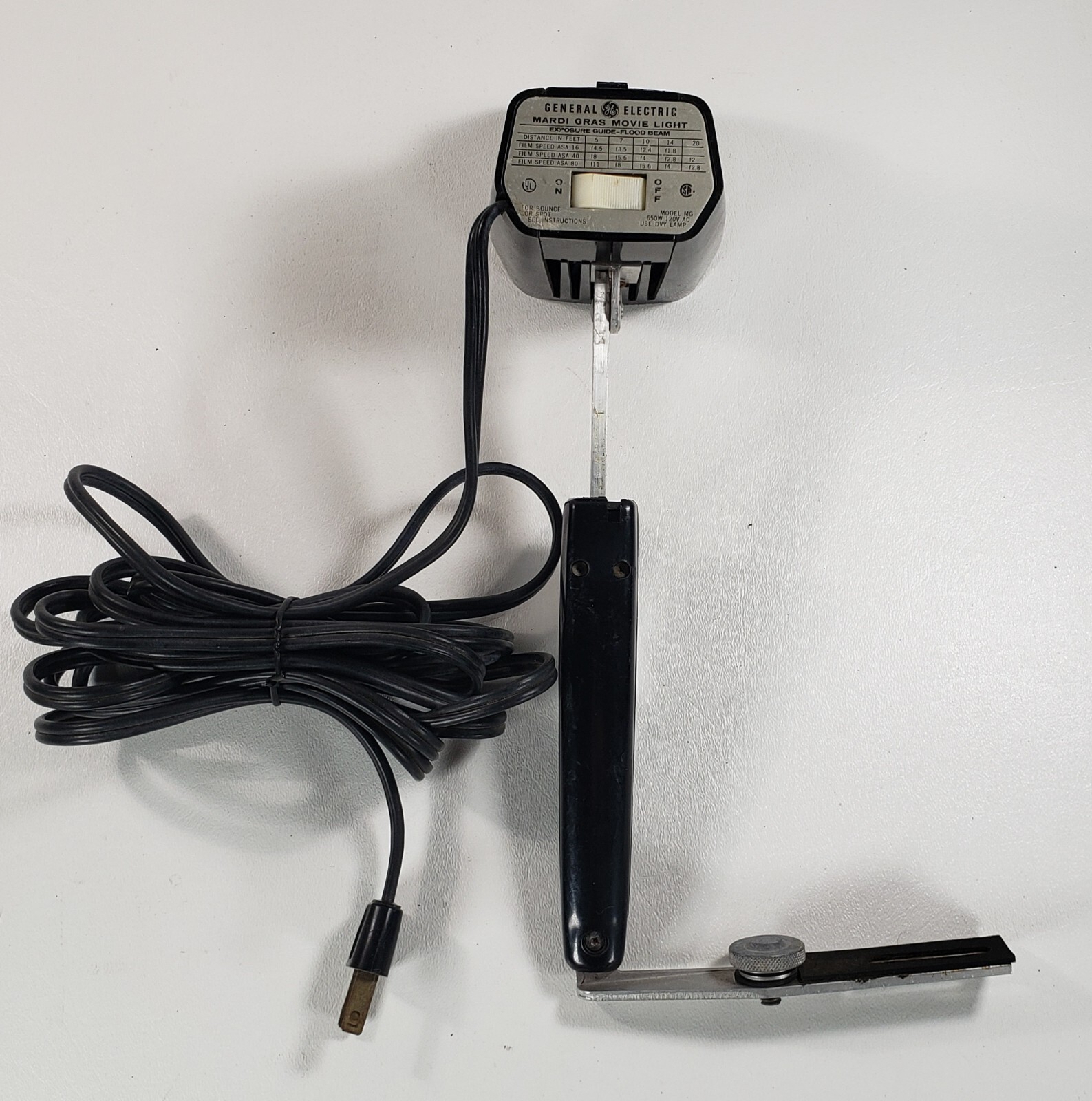Vintage GE Mardi Gras Movie Light Universal Model MG Tested Bright