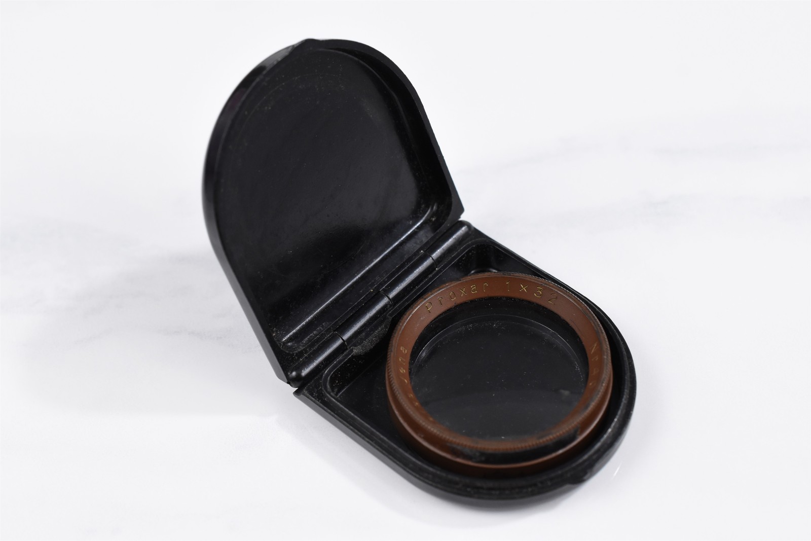 Carl Zeiss Jena Proxar 1x Close-Up Lens w/ Bakelite Case, Nr 401741, Germany