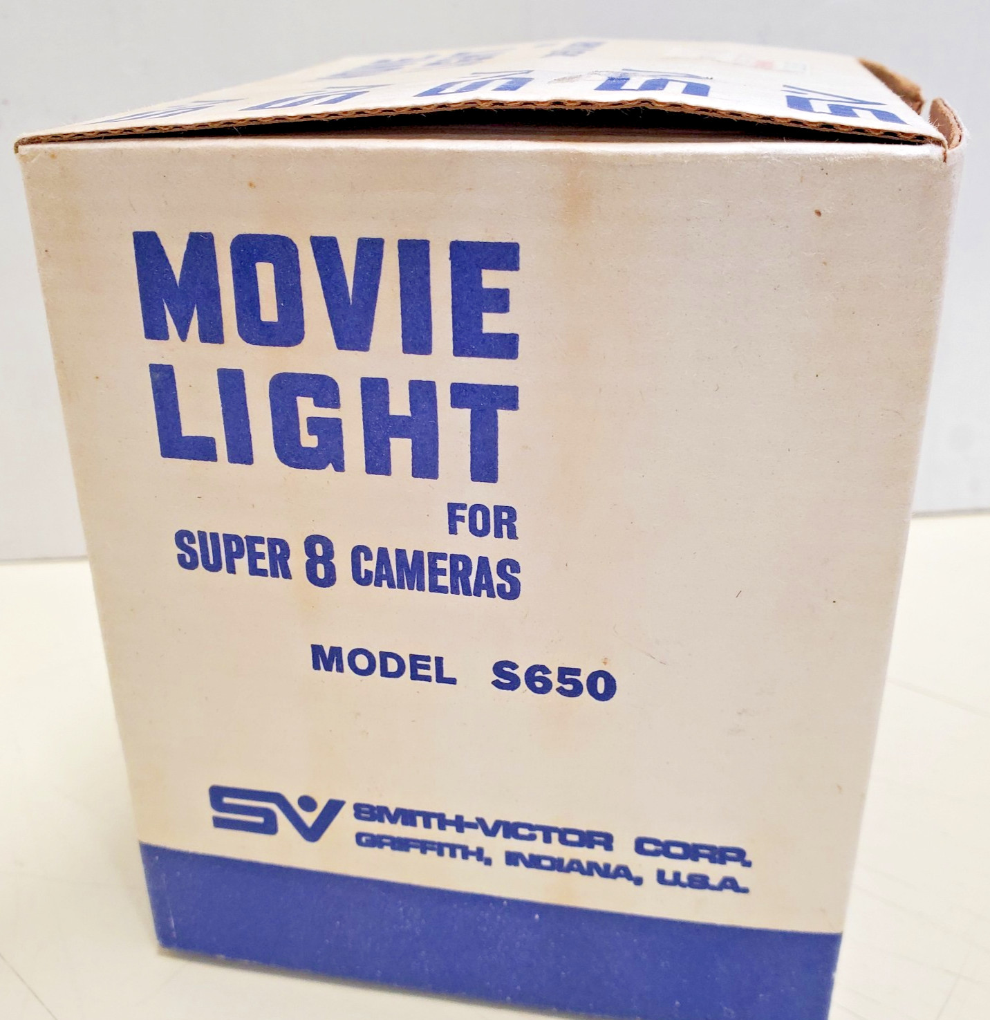 VINTAGE SV SMITH-VICTOR MOVIE LIGHT MODEL S650 FOR SUPER 8 MOVIE CAMERAS W/ BOX