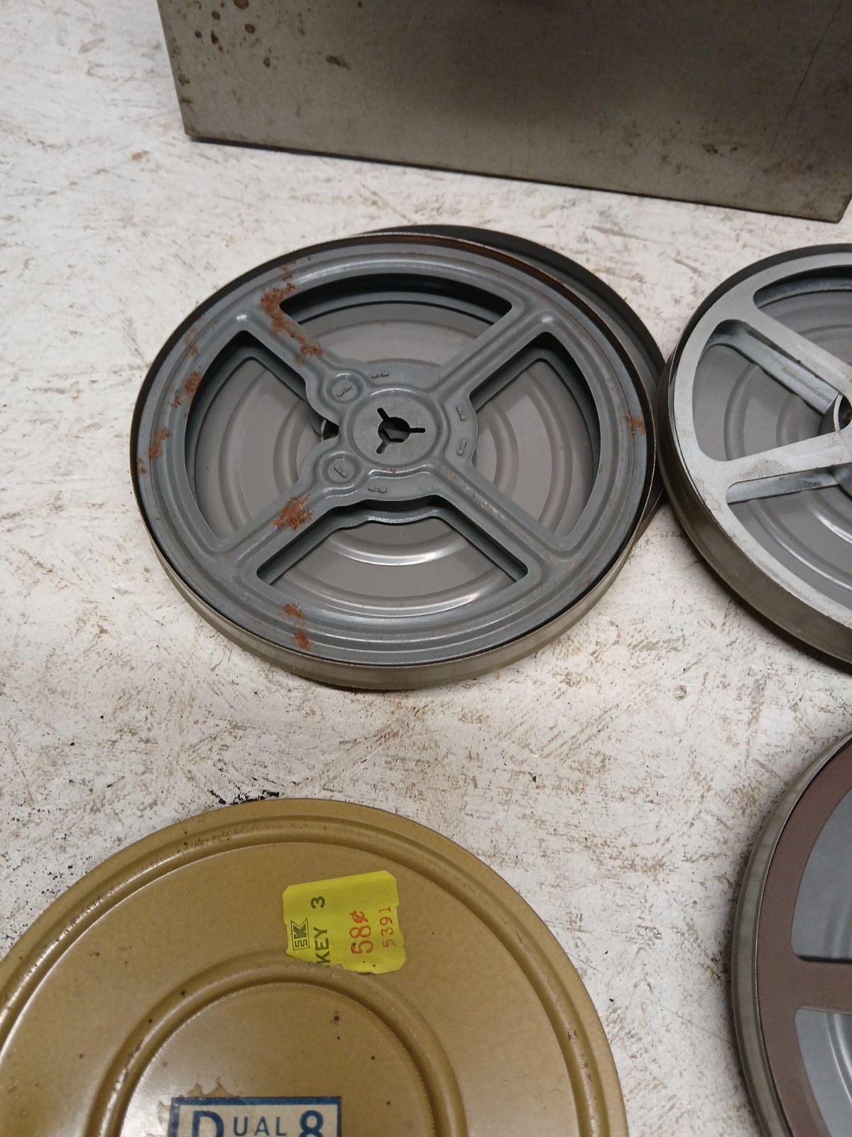 Vintage Metal 8mm Film Chest 12 Slot Storage Box w/ 8 Reels & 1 Home Movie