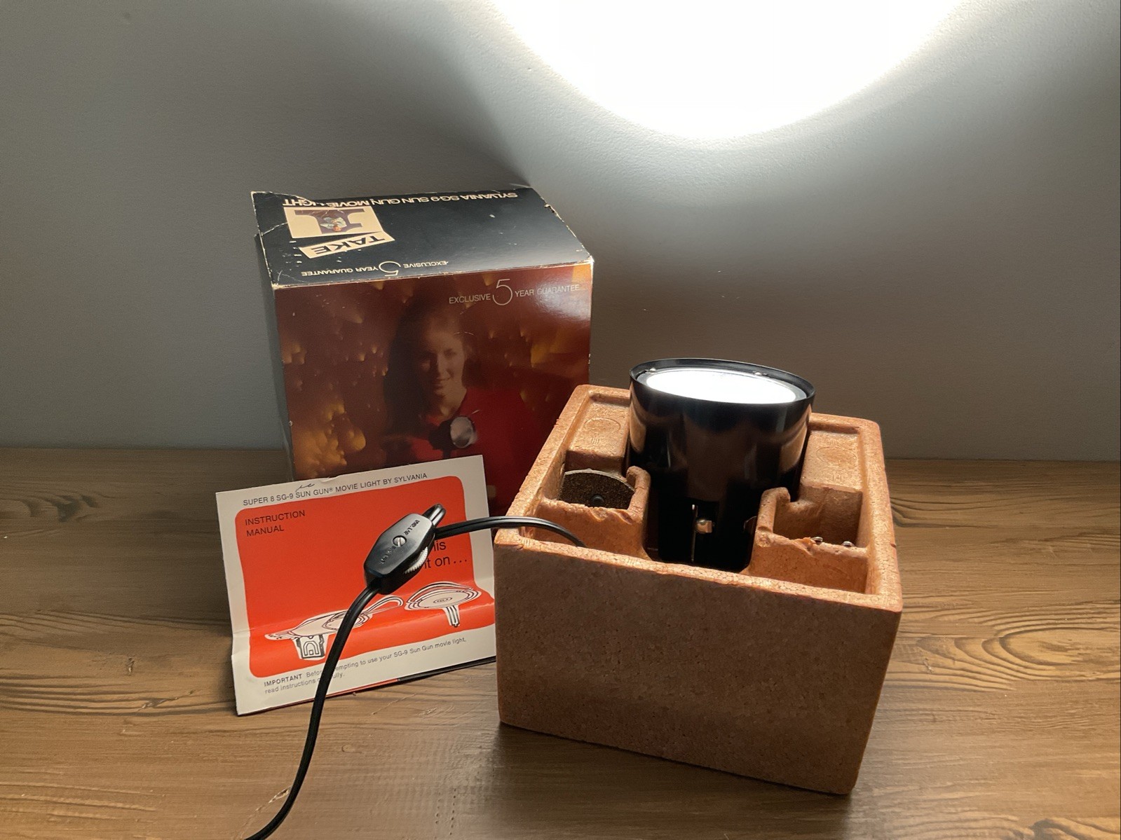 New Vintage Sylvania Sun Gun Movie Light SG-9 Take 1-NIB- Works