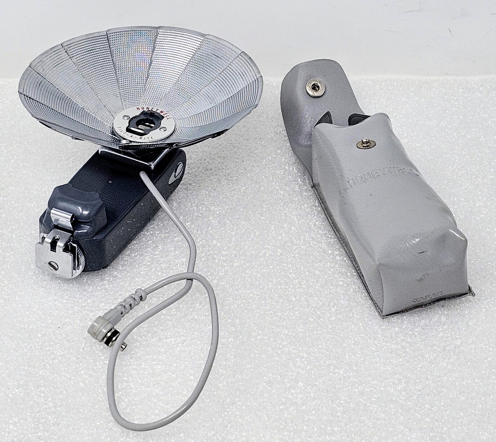 Vintage Honeywell Tilt-A-Mite Camera Flash Collapsible Fan w/ Case Japan