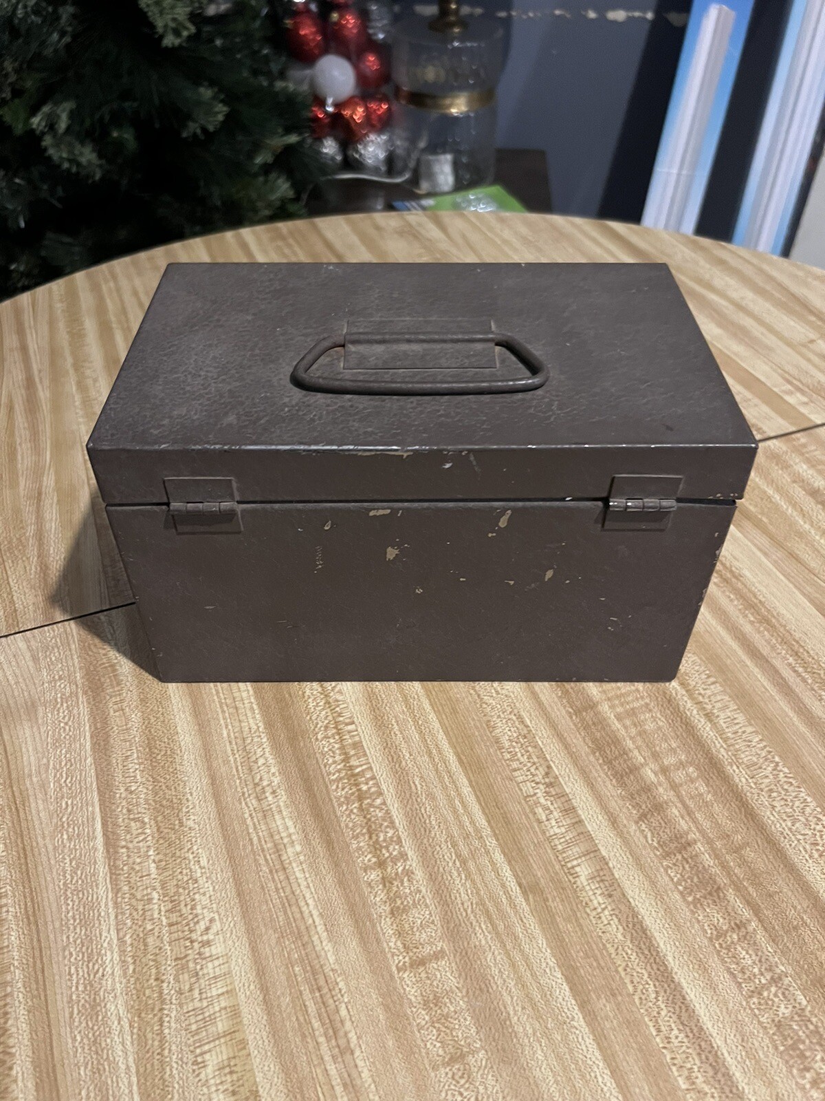Vintage COMPCO 12 slot metal case for 7″ movie reels